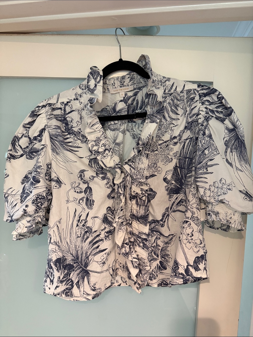 Love the Label Zuri top size S